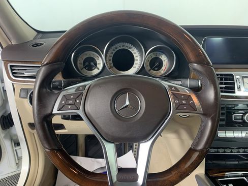 Used 2014 Mercedes-Benz E 350 Sport image 22