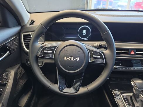 Certified 2024 Kia Seltos EX FWD image 21