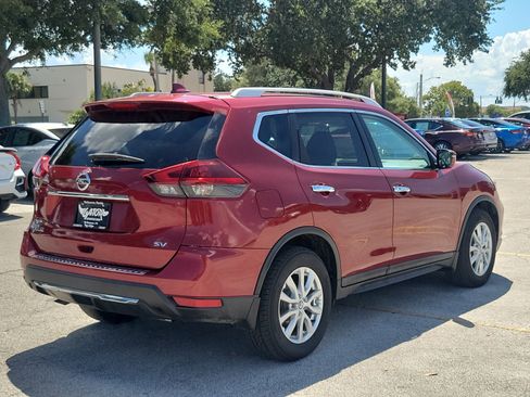 Used 2018 Nissan Rogue SV FWD image 4