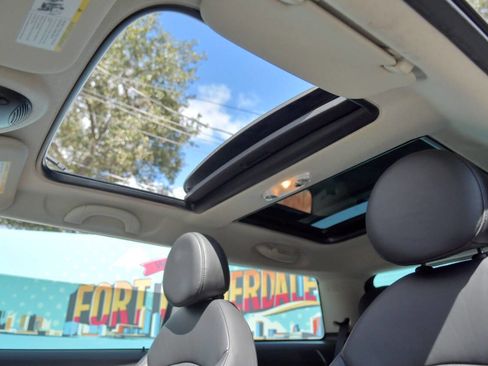Used 2013 MINI Cooper S w/ Premium Pkg 2 FWD image 22