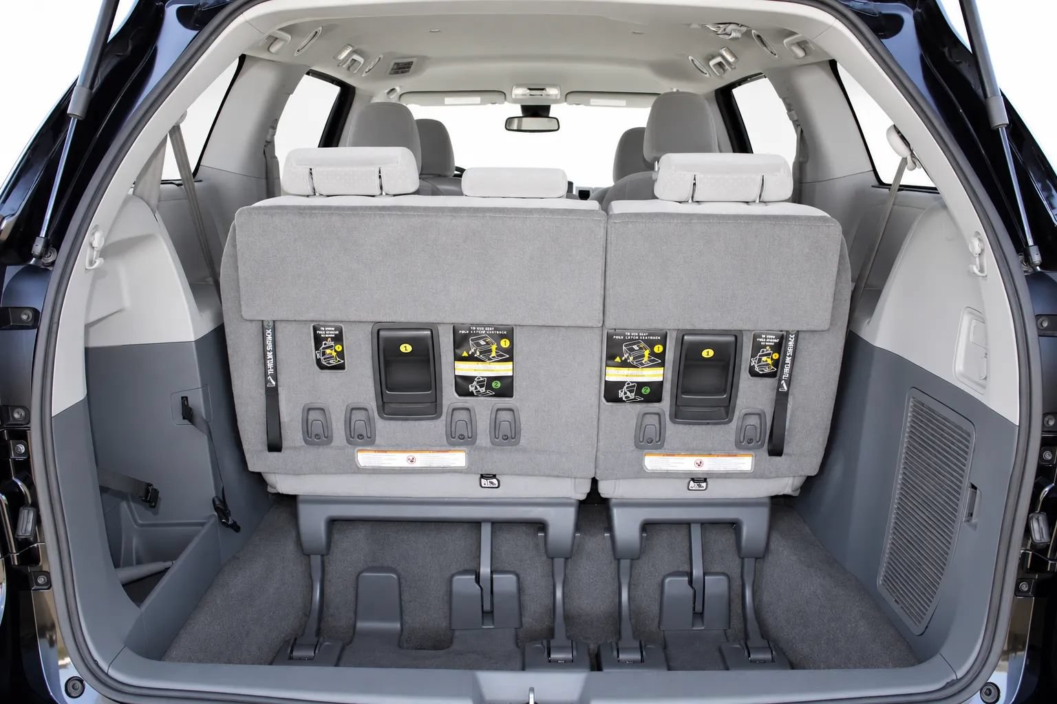 Used 2018 Toyota Sienna LE w/ Carpet Mat Package FWD image 21