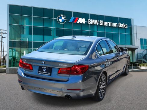 Used 2020 BMW 530e xDrive AWD/4WD image 4