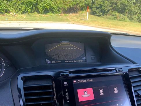 Used 2017 Honda Accord EX-L image 22