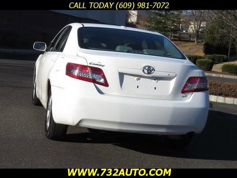 Used 2011 Toyota Camry LE image 20