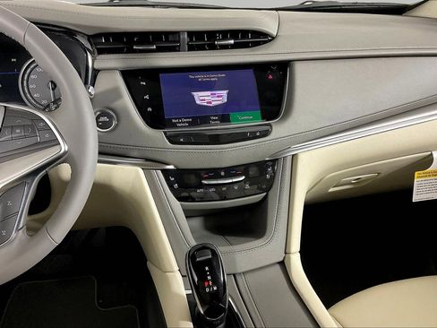 New 2026 Cadillac XT5 Premium Luxury image 13