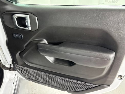 Used 2025 Jeep Wrangler Unlimited Sport AWD/4WD image 16