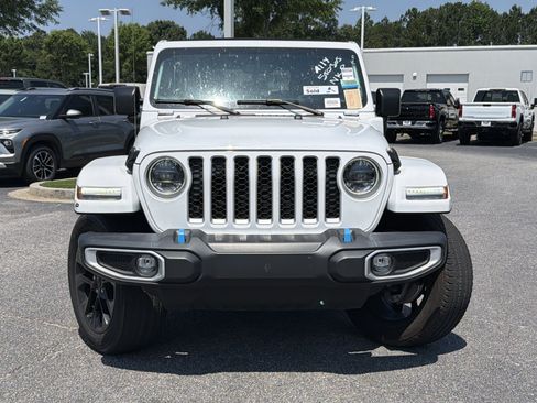 Used 2023 Jeep Wrangler Unlimited Sahara w/ Cold Weather Group AWD/4WD image 6