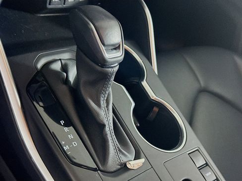 Used 2024 Toyota Highlander XLE image 25