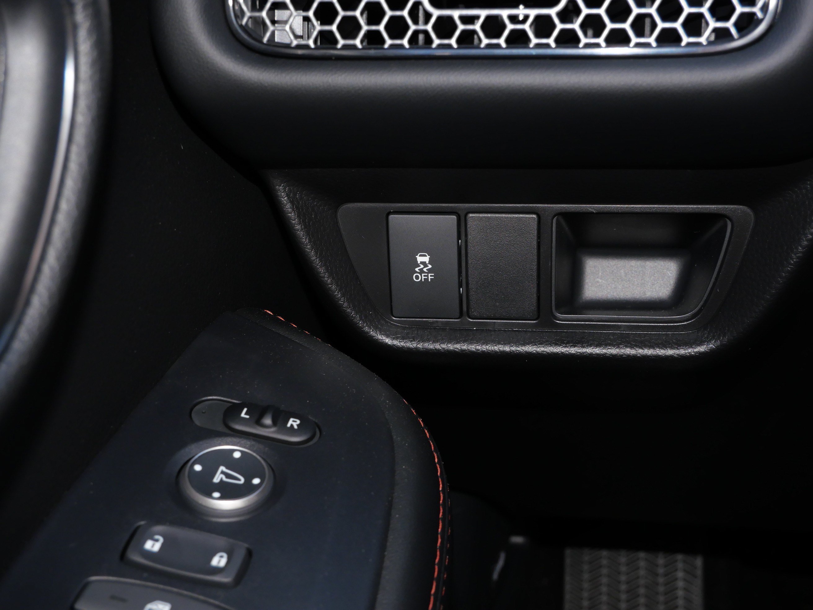 Certified 2027 Honda HR-V Sport image 28