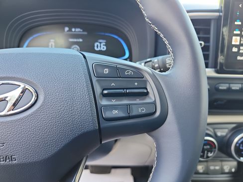 Certified 2024 Hyundai Venue Limited FWD image 32