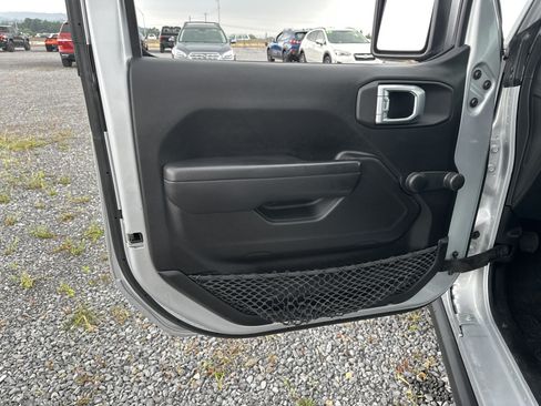Used 2022 Jeep Gladiator Sport AWD/4WD image 10