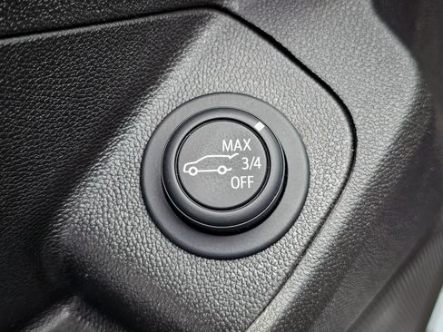 Used 2023 GMC Terrain SLT w/ Tech Package AWD/4WD image 13