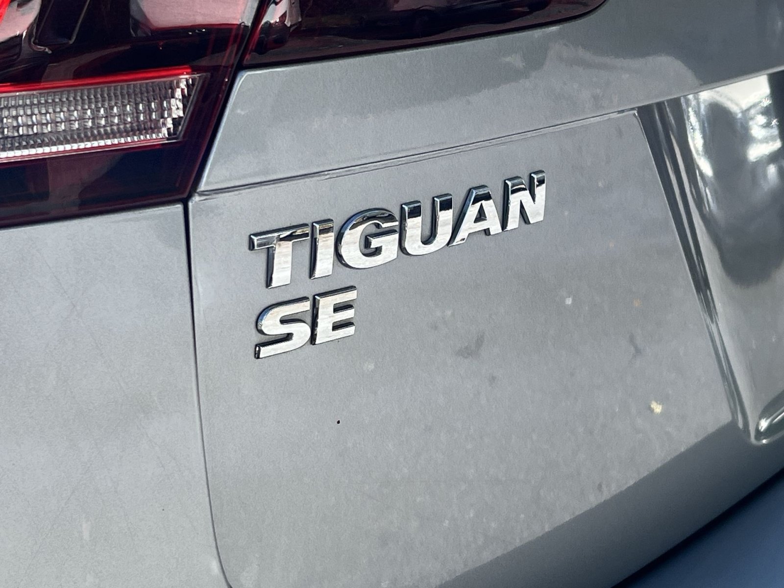 Used 2020 Volkswagen Tiguan SE w/ Panoramic Sunroof Package AWD/4WD image 35