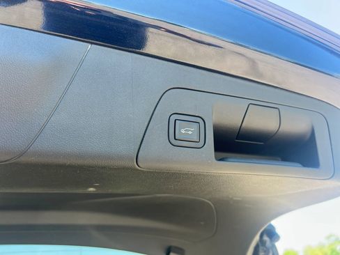 Used 2023 Buick Envision Avenir AWD/4WD image 31