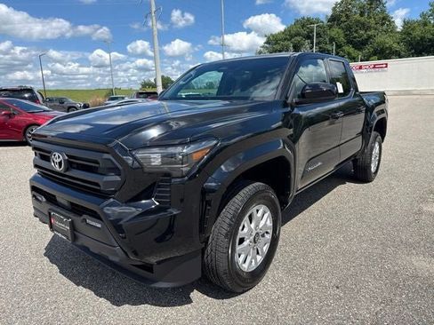Used 2026 Toyota Tacoma SR5 AWD/4WD image 4