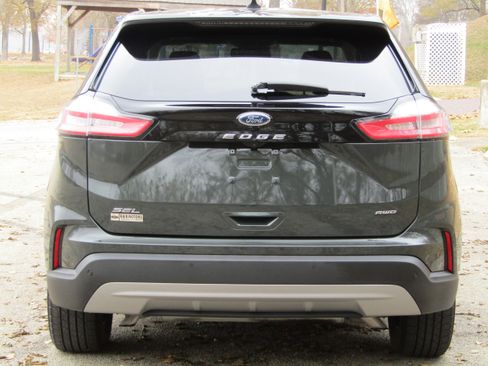 Certified 2024 Ford Edge SEL w/ Convenience Package image 3