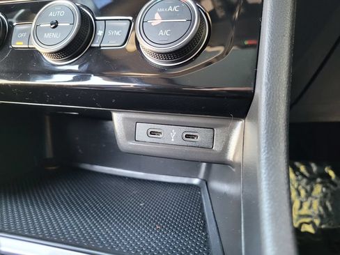 Used 2021 Volkswagen Jetta R-Line w/ R-Line Cold Weather Package FWD image 22