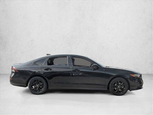 Used 2025 Honda Accord SE image 4