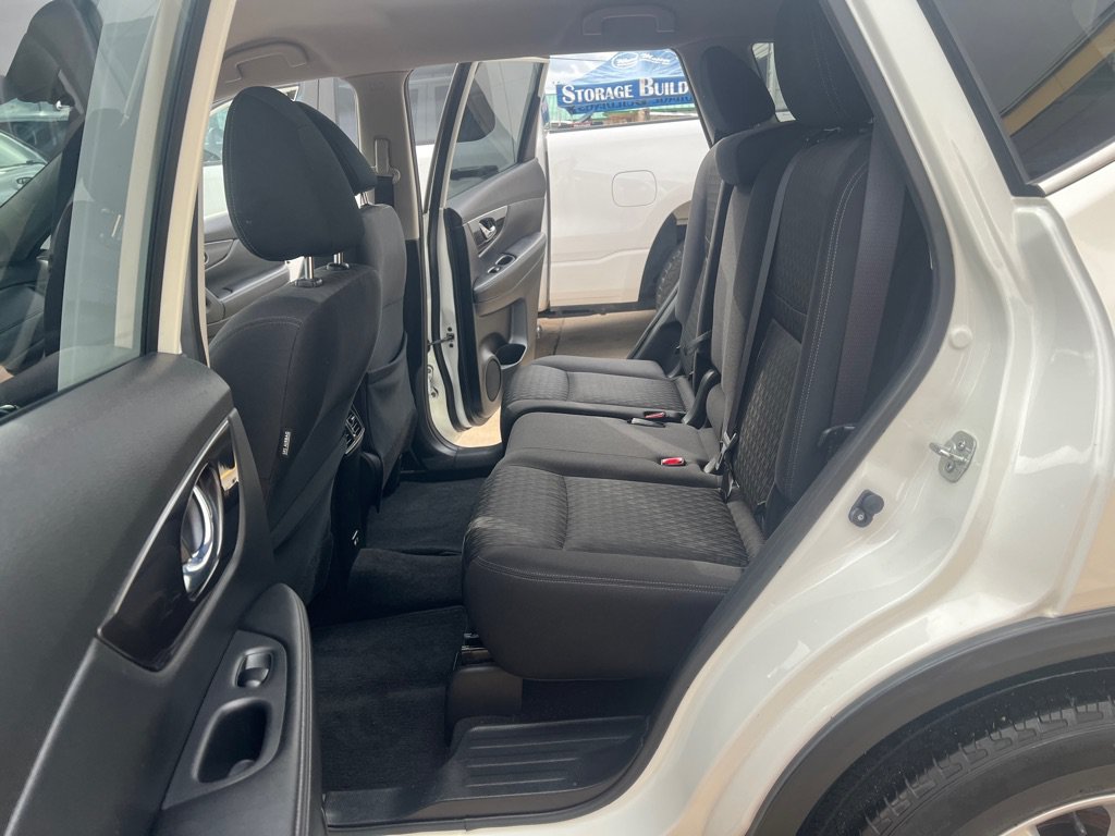 Used 2020 Nissan Rogue SV FWD image 14