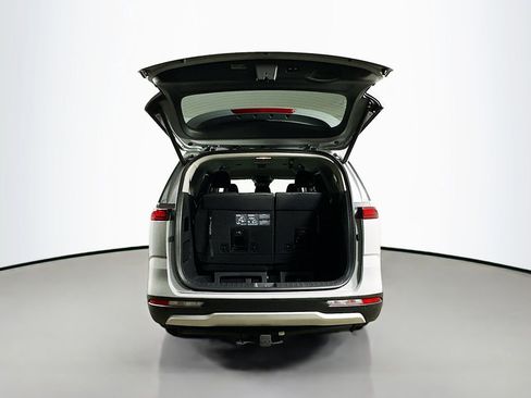 Used 2024 Kia Carnival EX FWD image 38