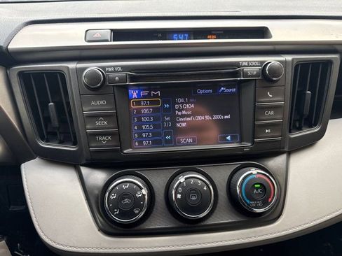 Used 2013 Toyota RAV4 LE image 21