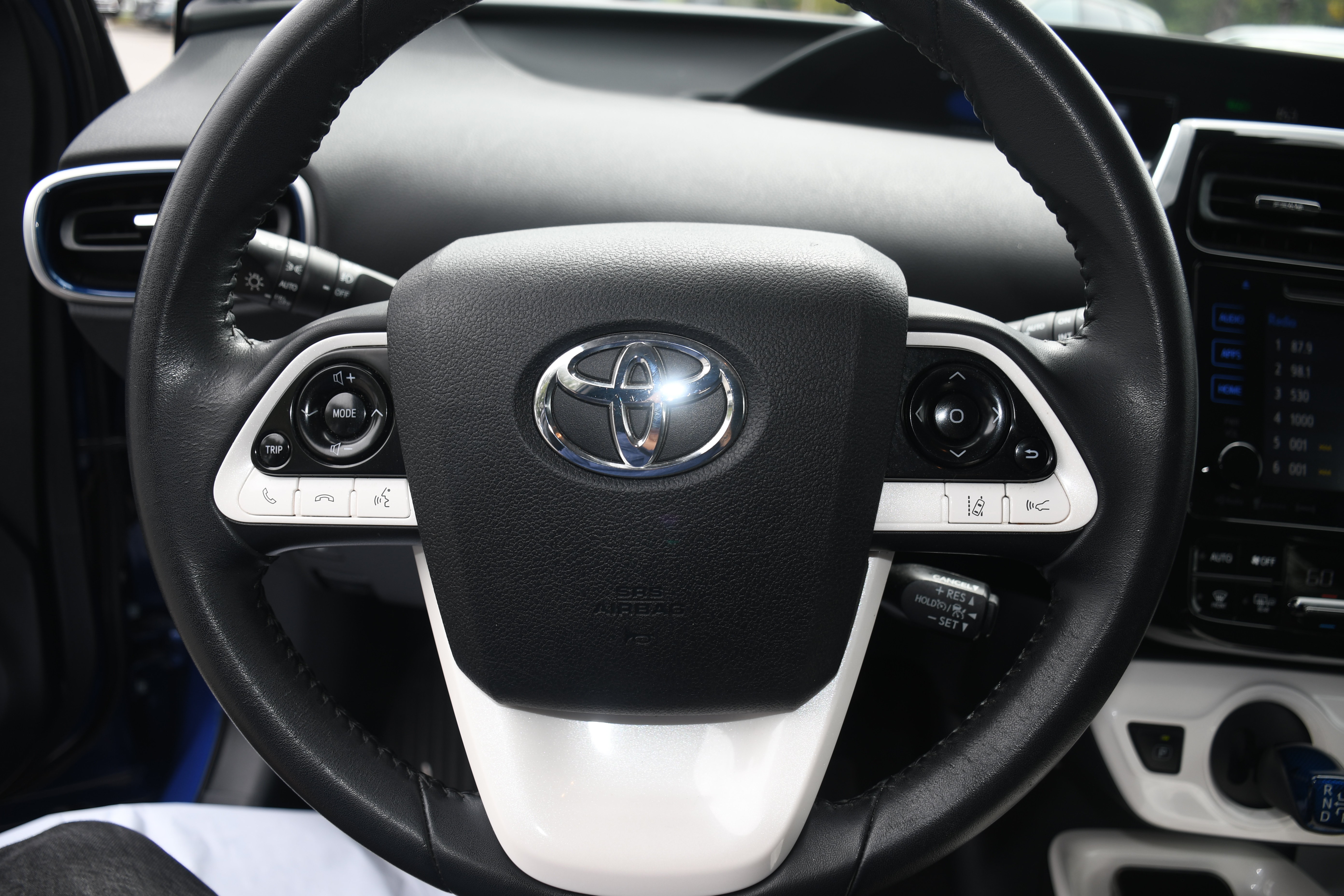Used 2016 Toyota Prius Four Touring FWD image 12
