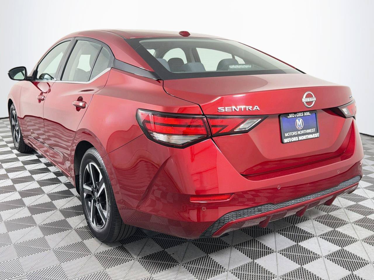 Used 2024 Nissan Sentra SV FWD image 9