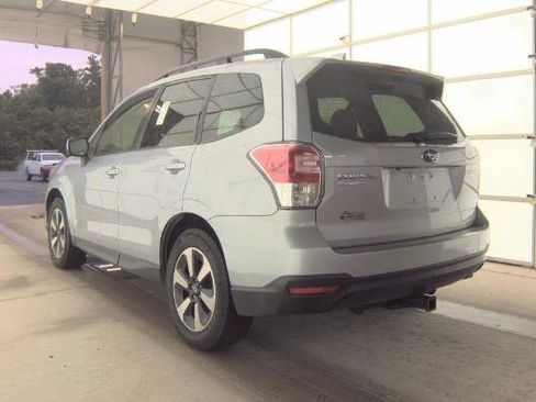 Used 2017 Subaru Forester 2.5i Premium AWD/4WD image 4