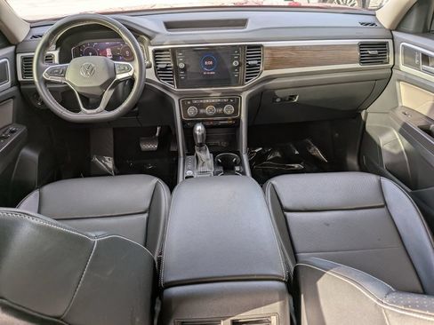 Certified 2022 Volkswagen Atlas SE w/ Panoramic Sunroof Package FWD image 12