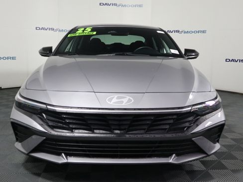 Used 2025 Hyundai Elantra Sport FWD image 12