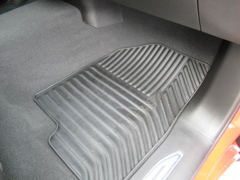 Used 2025 Chevrolet Silverado 1500 LT image 30