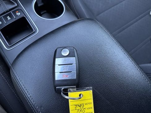 Used 2020 Kia Sorento S AWD/4WD image 25