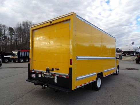 Used 2021 GMC Savana 3500 Extended w/ Power Convenience Package image 7