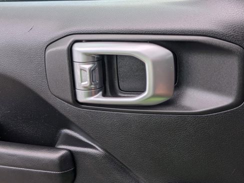 Used 2019 Jeep Wrangler Unlimited Sport image 22