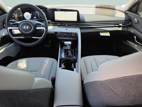 New 2026 Hyundai Elantra Limited FWD image 15
