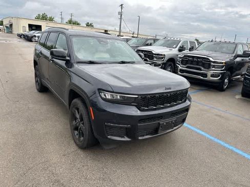 Used 2023 Jeep Grand Cherokee L Limited w/ Luxury Tech Group II AWD/4WD image 23
