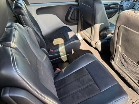 Used 2019 Dodge Grand Caravan SXT FWD image 36