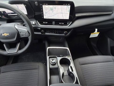 New 2026 Chevrolet Equinox LT w/ LPO, Floor Liner Package FWD image 13