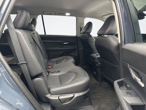 Used 2024 Toyota Grand Highlander AWD image 19