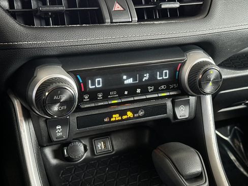 Used 2024 Toyota RAV4 XLE w/ Convenience Package FWD image 19