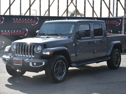 Used 2023 Jeep Gladiator Overland image 3