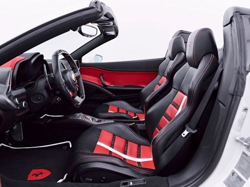 Used 2014 Ferrari 458 Spider RWD image 58