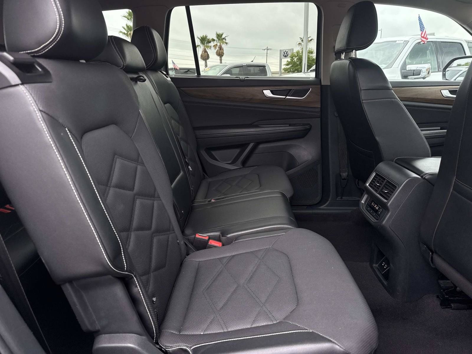 Used 2024 Volkswagen Atlas SE FWD image 10