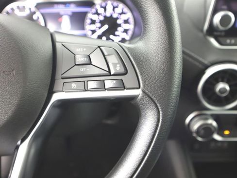Used 2025 Nissan Sentra SV FWD image 16