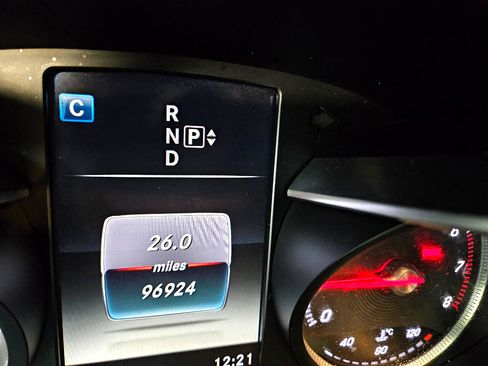 Used 2015 Mercedes-Benz C 300 Sedan image 28