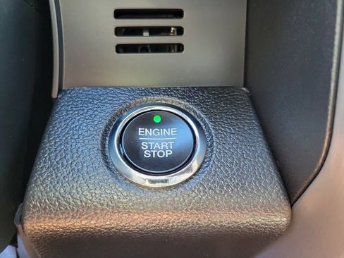 Certified 2019 Ford F150 Platinum w/ Equipment Group 701A Luxury image 28