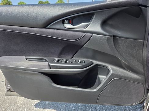 Used 2019 Honda Insight EX image 29