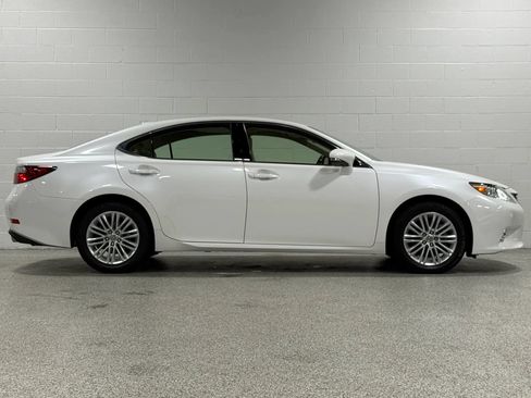 Used 2015 Lexus ES 350 w/ Luxury Package FWD image 5
