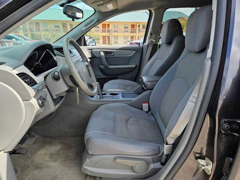 Used 2014 Chevrolet Traverse LS image 17