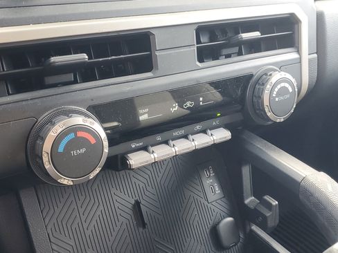 Used 2025 Toyota Tacoma SR image 27